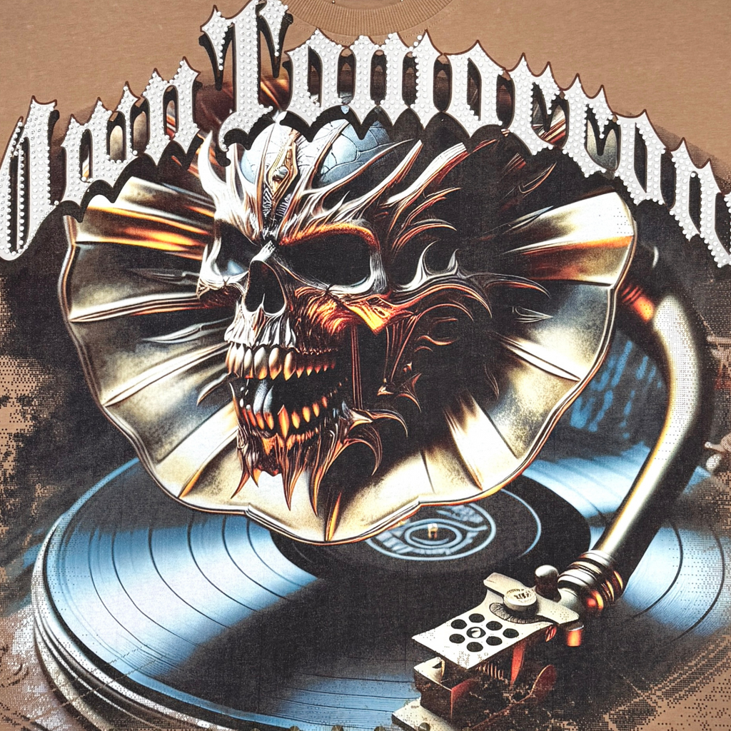 Stray the future is yours wide & crop fit tee